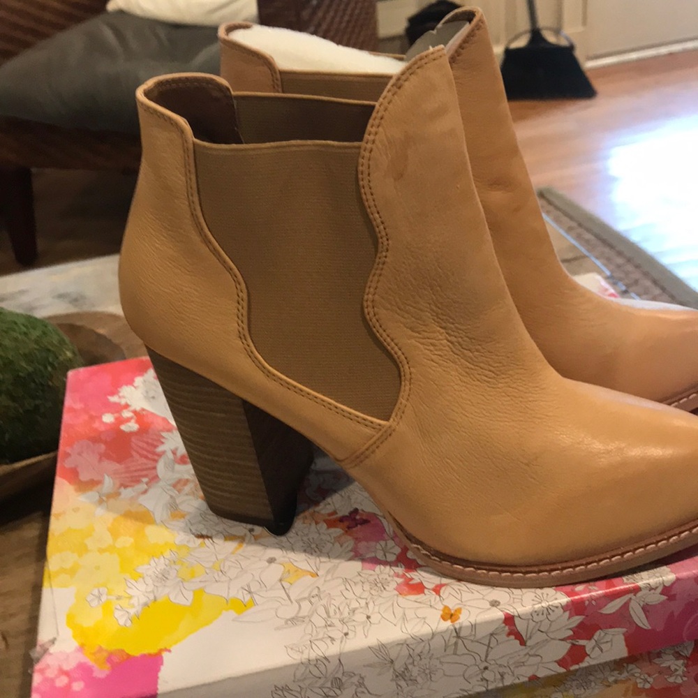Ladies boots